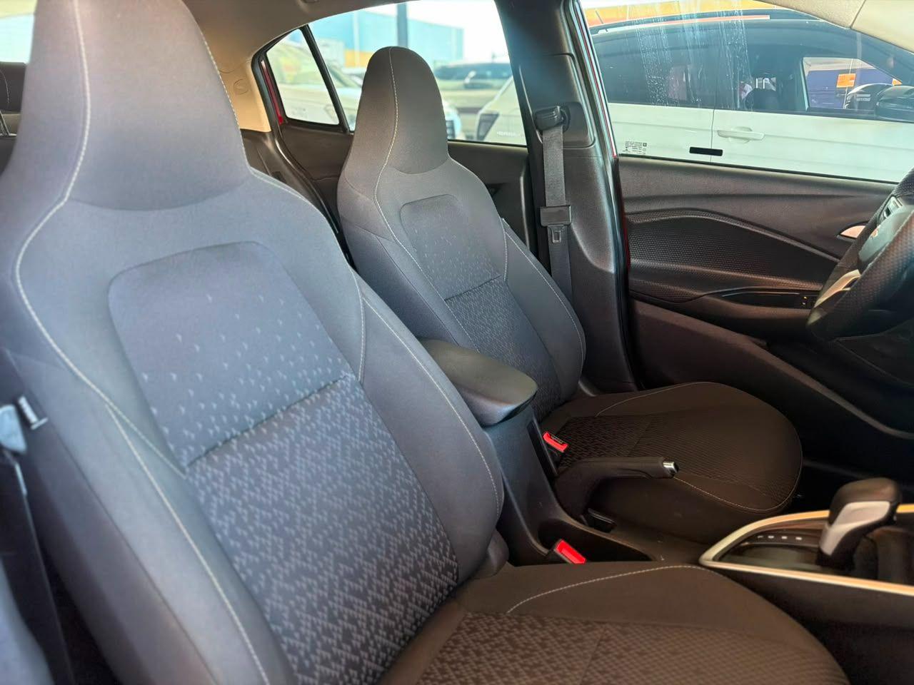 CHEVROLET Onix Sedan - Foto