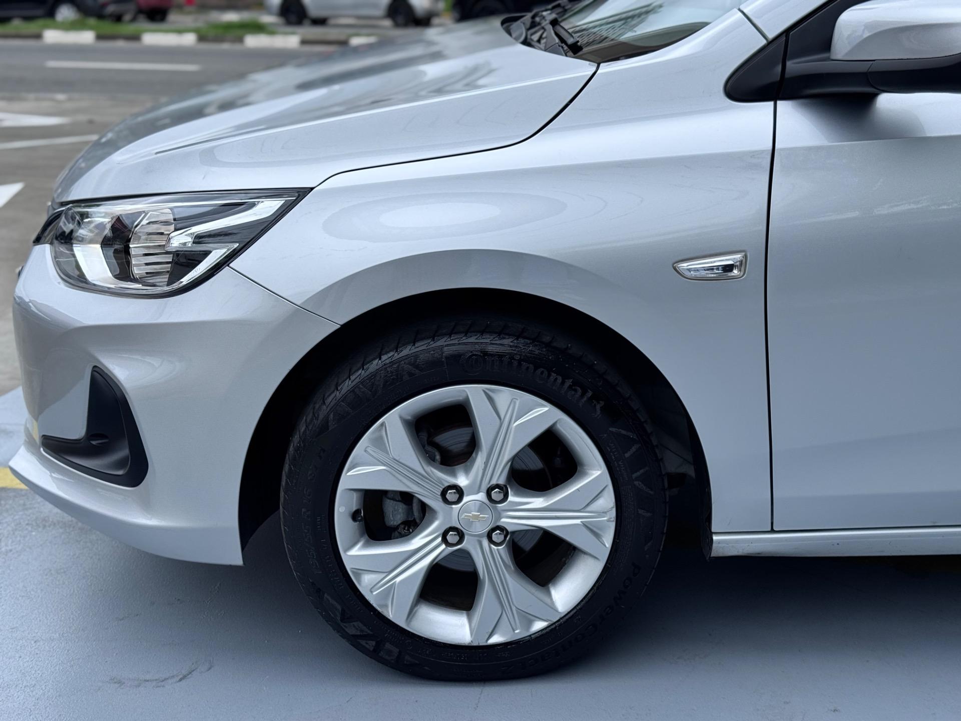 CHEVROLET Onix Sedan - Foto