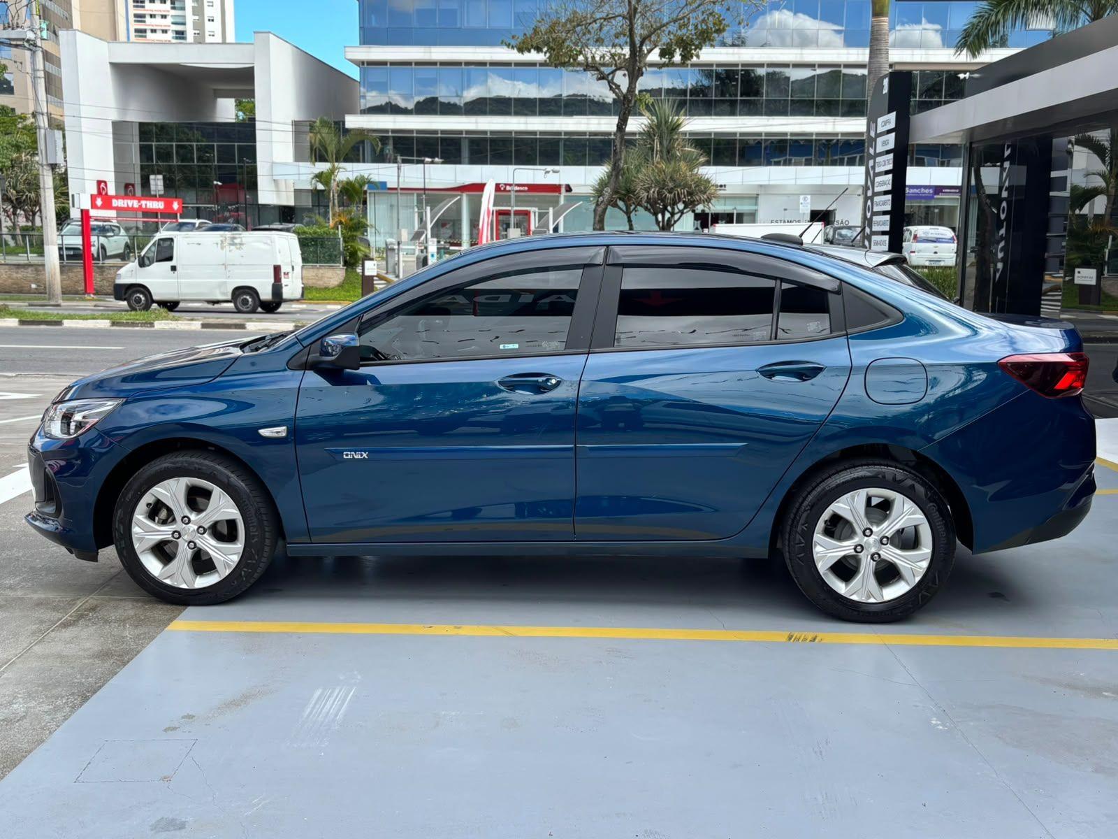 CHEVROLET Onix Sedan - Foto