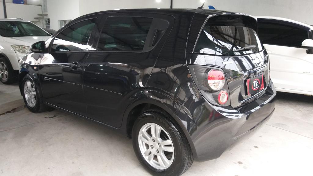 CHEVROLET Sonic Hatch - Foto