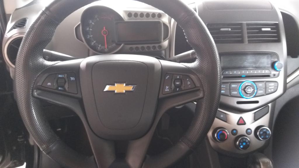 CHEVROLET Sonic Hatch - Foto