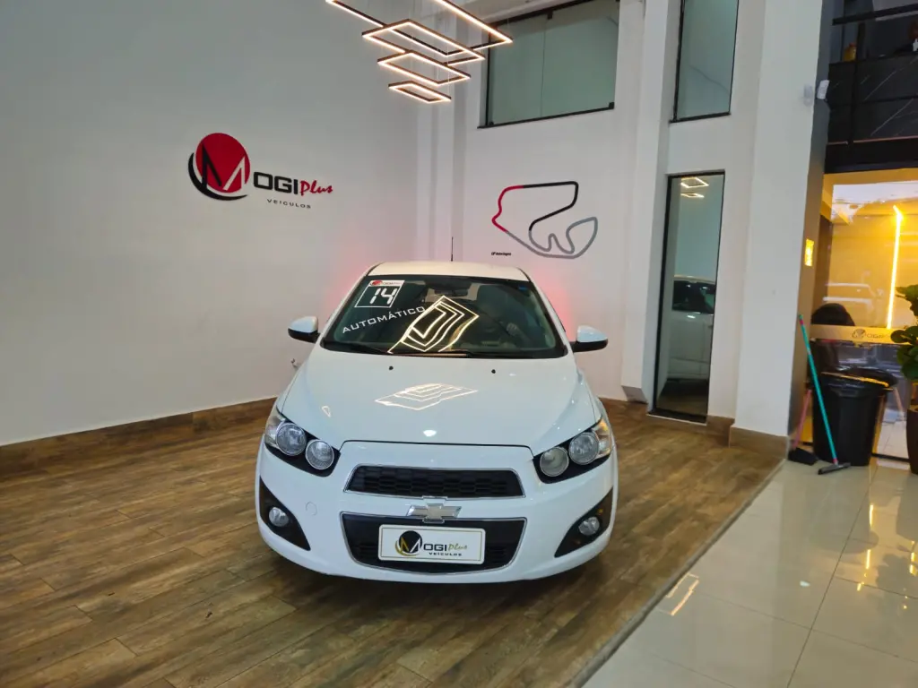 CHEVROLET Sonic Hatch - Foto
