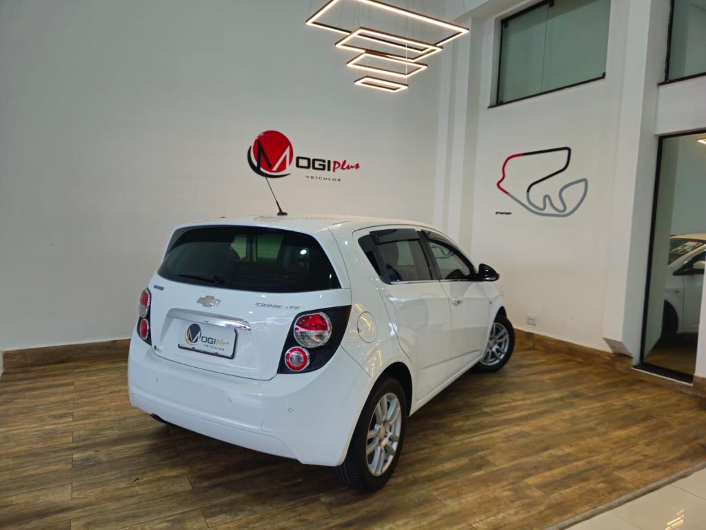 CHEVROLET Sonic Hatch - Foto