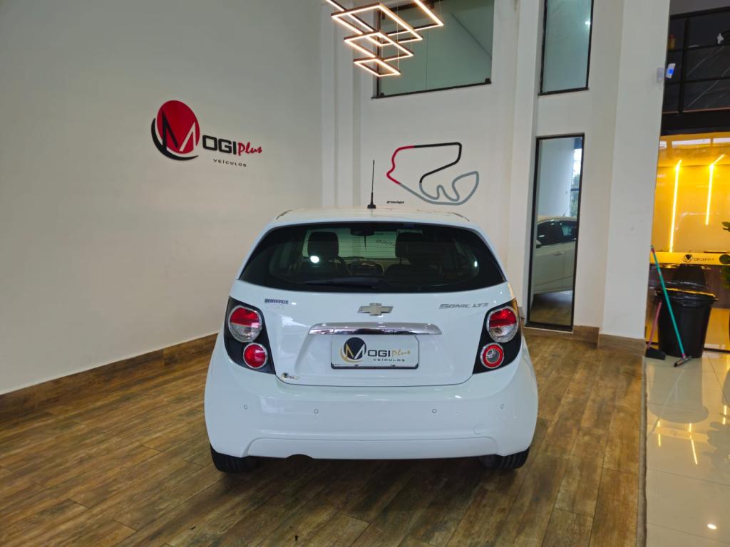 CHEVROLET Sonic Hatch - Foto