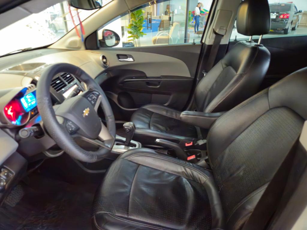 CHEVROLET Sonic Hatch - Foto