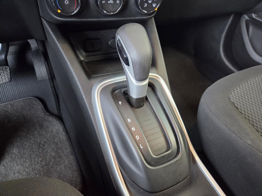 CHEVROLET Tracker - Foto