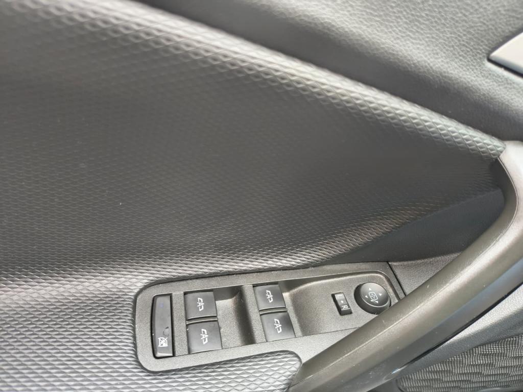 CHEVROLET Tracker - Foto