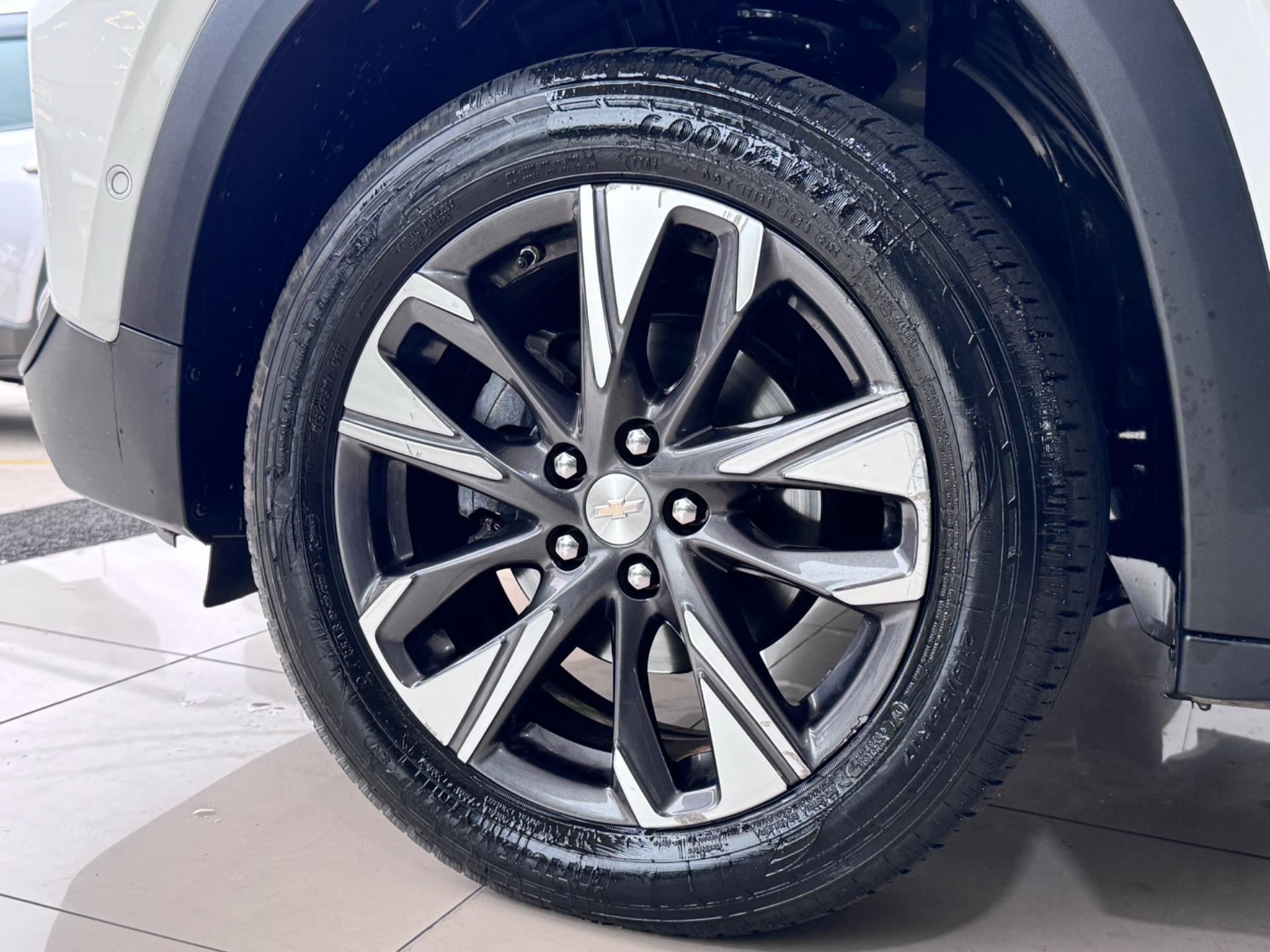 CHEVROLET Tracker - Foto
