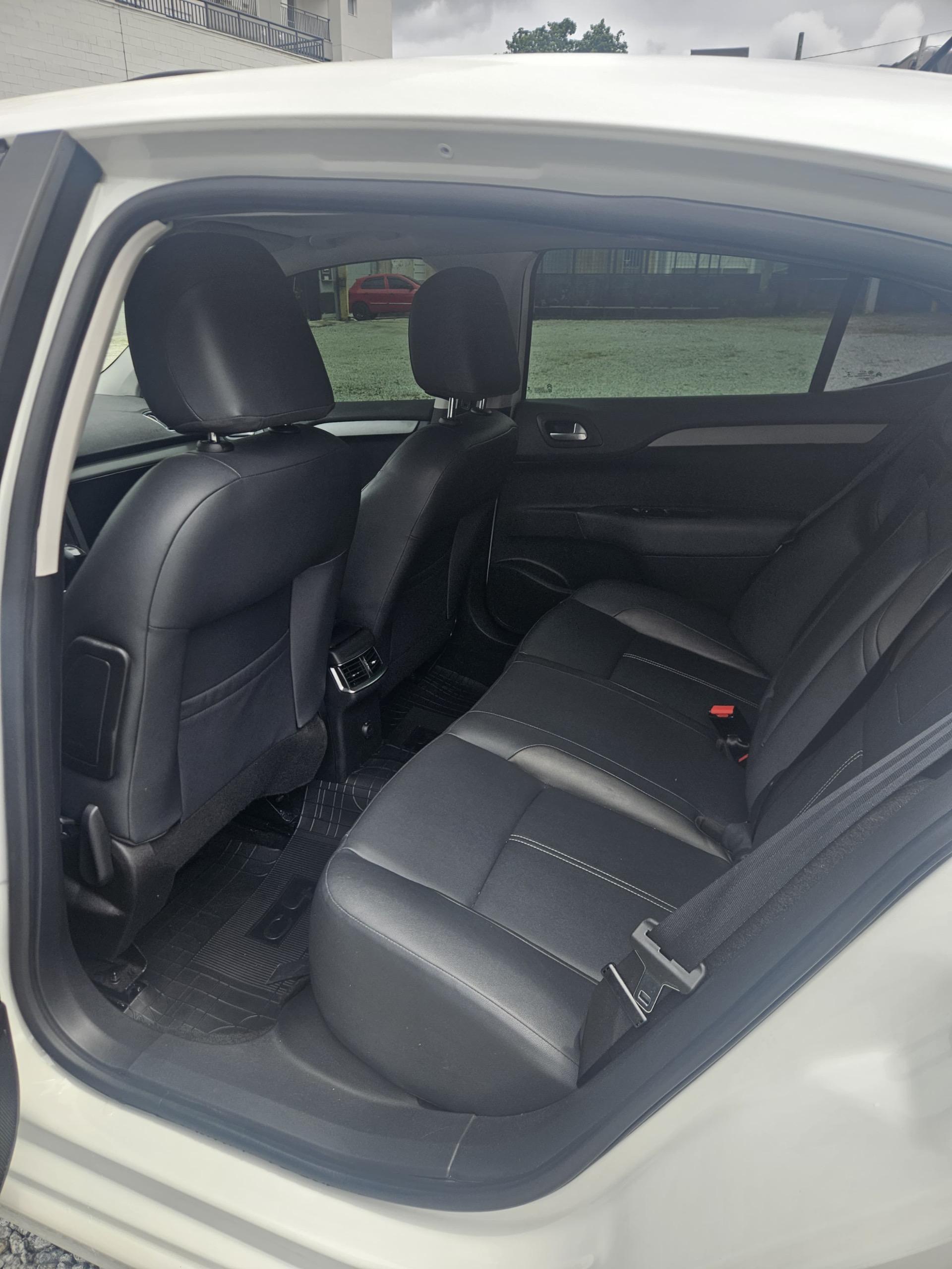 CITROEN C4 Sedan - Foto