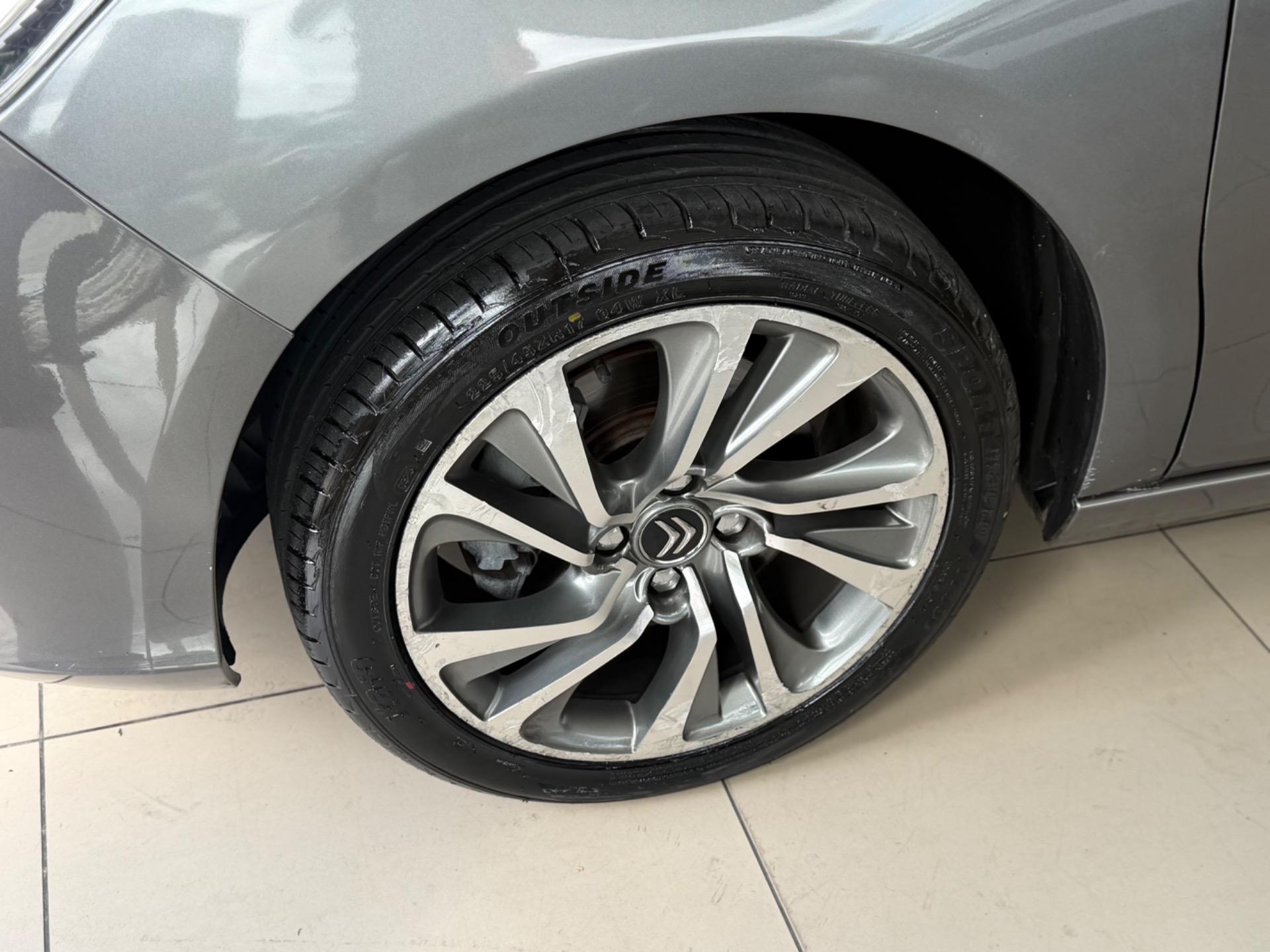 CITROEN C4 Sedan - Foto