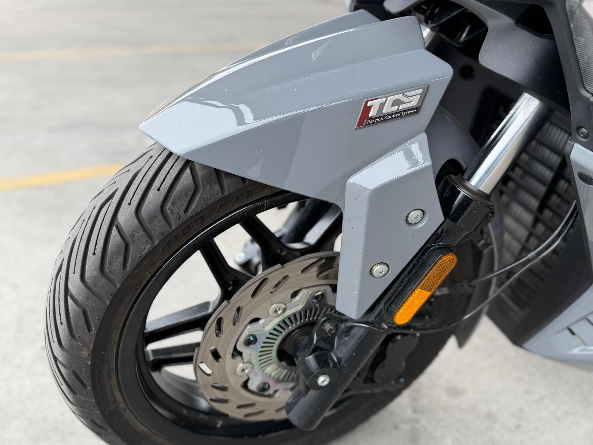 DAFRA Citycom 300 I - Foto