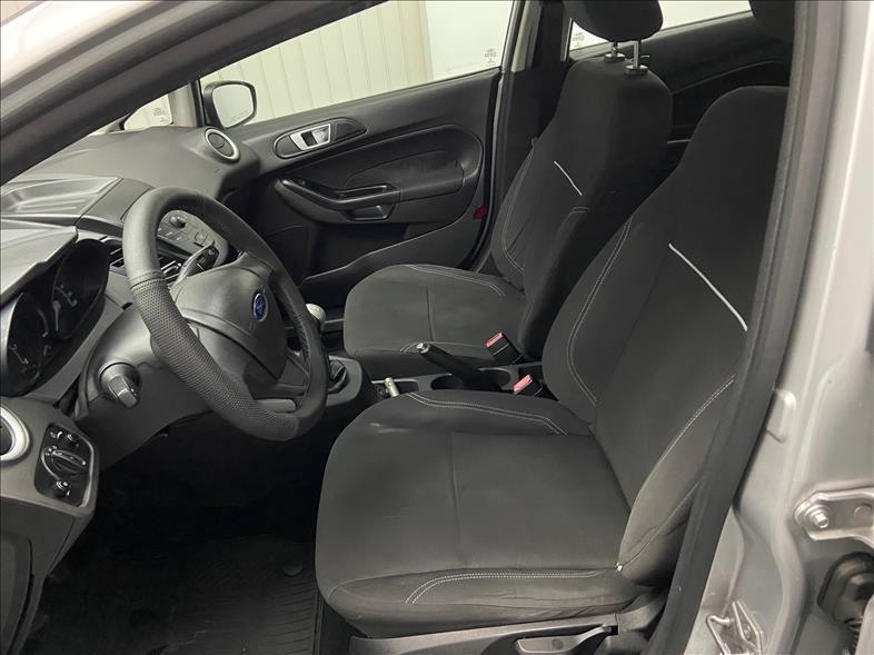 FORD Fiesta Hatch - Foto