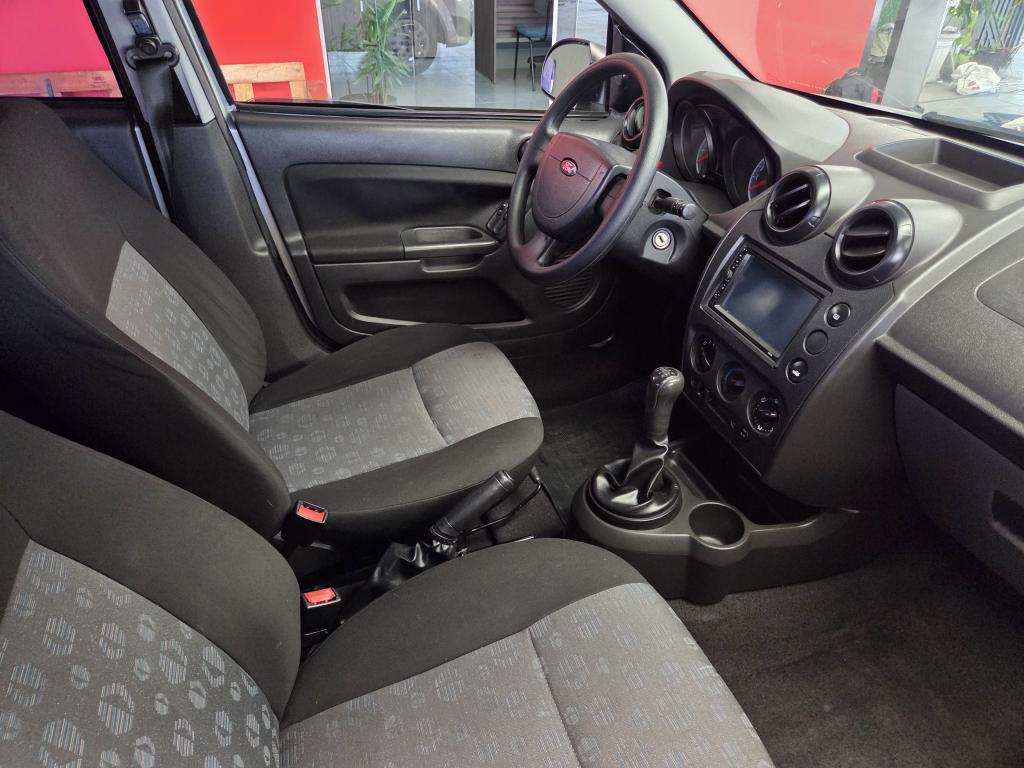 FORD Fiesta Hatch - Foto