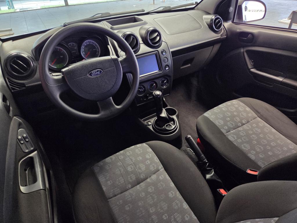 FORD Fiesta Hatch - Foto