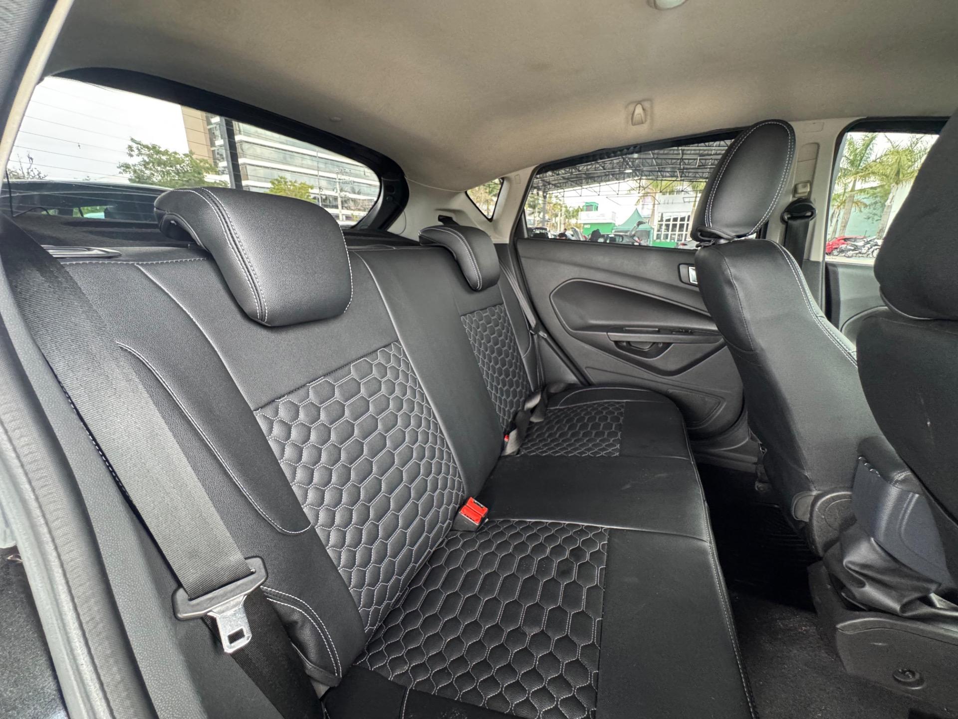 FORD Fiesta Hatch - Foto