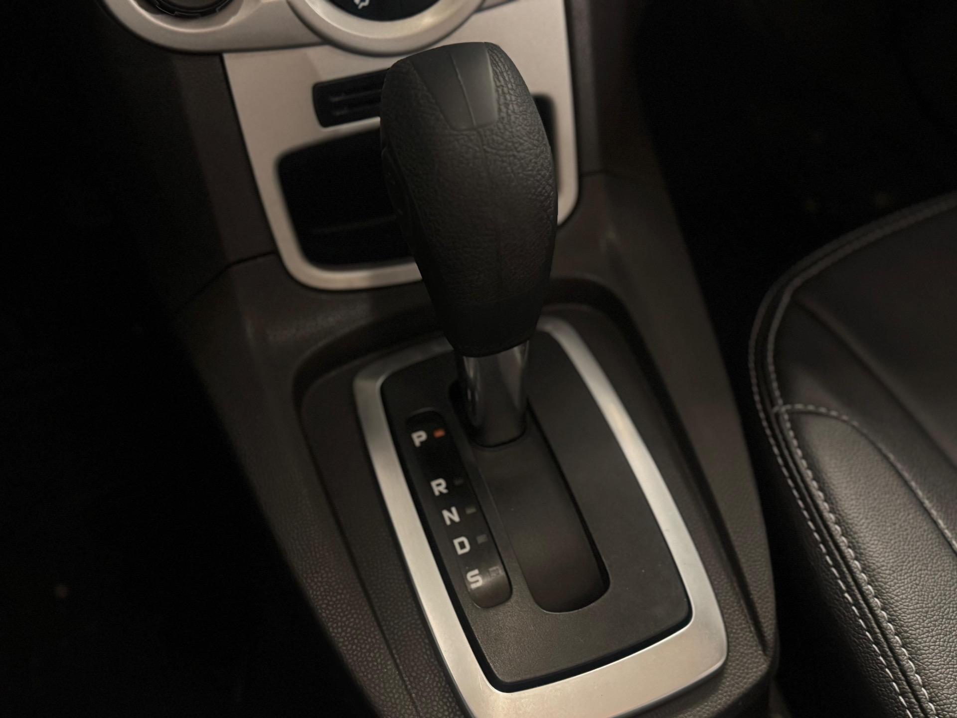 FORD Fiesta Hatch - Foto