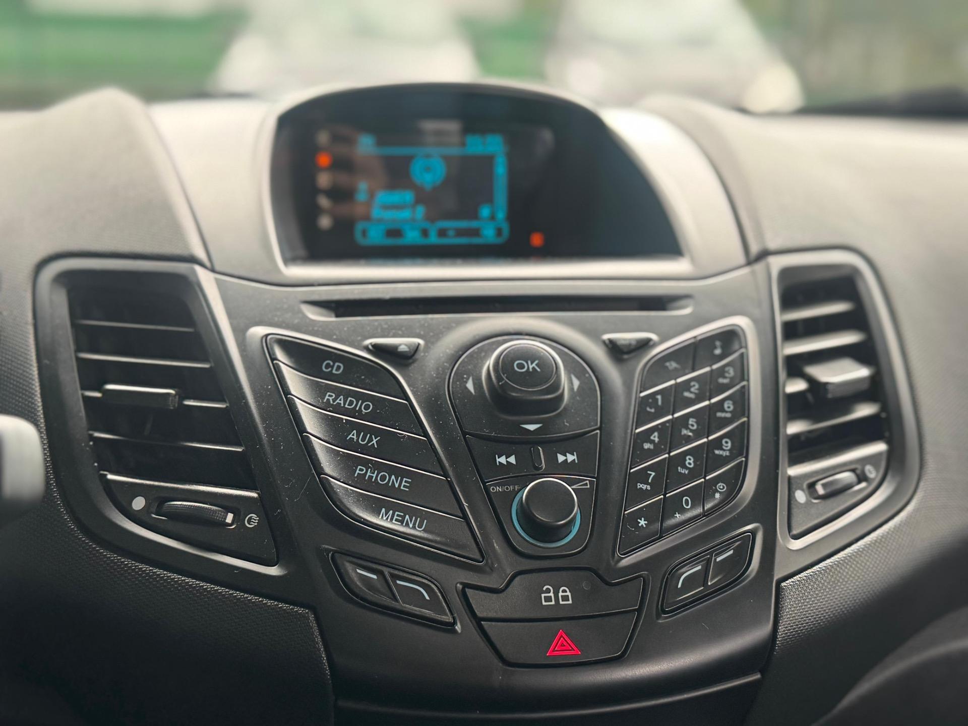 FORD Fiesta Hatch - Foto