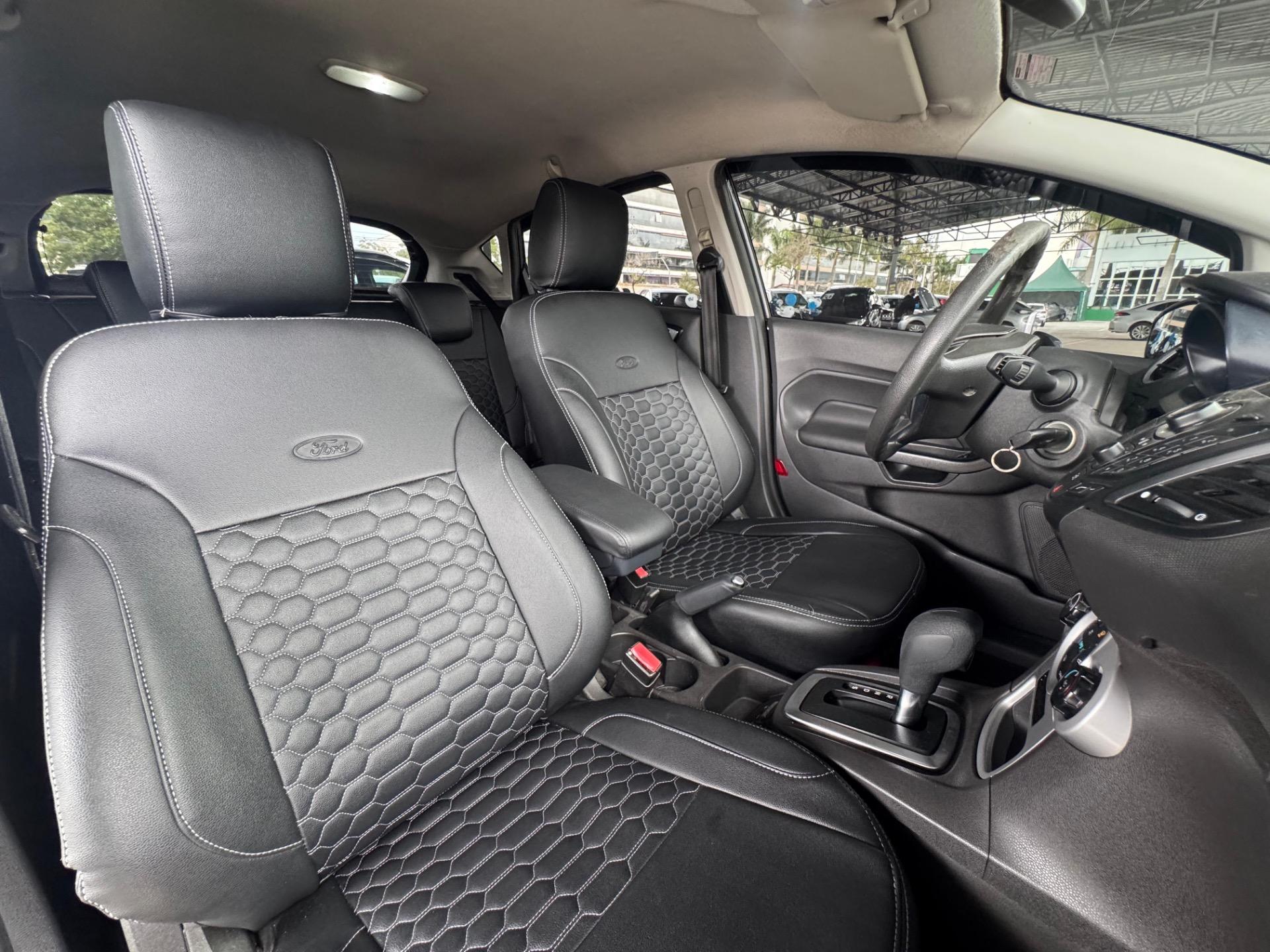 FORD Fiesta Hatch - Foto