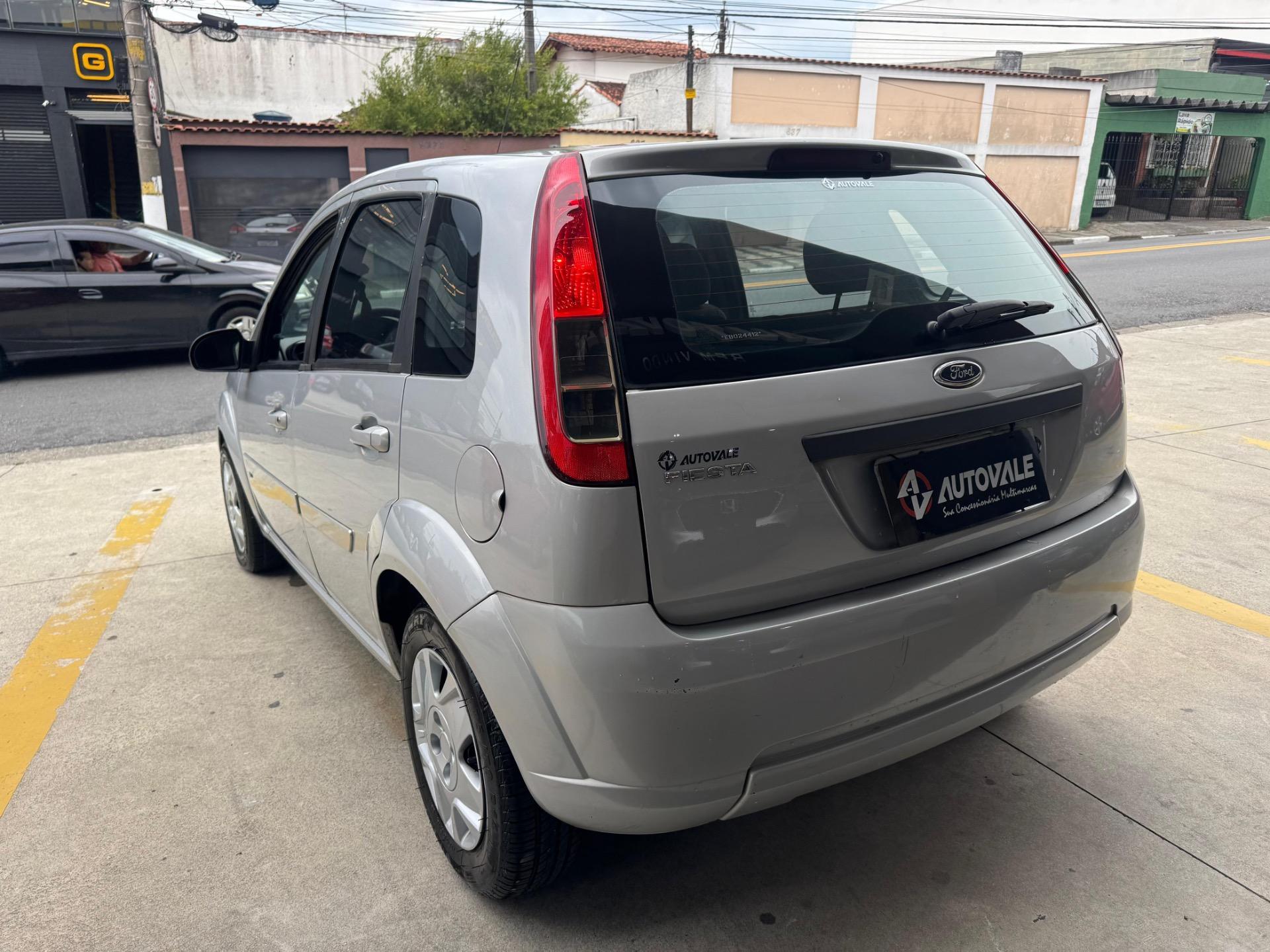 FORD Fiesta Hatch - Foto