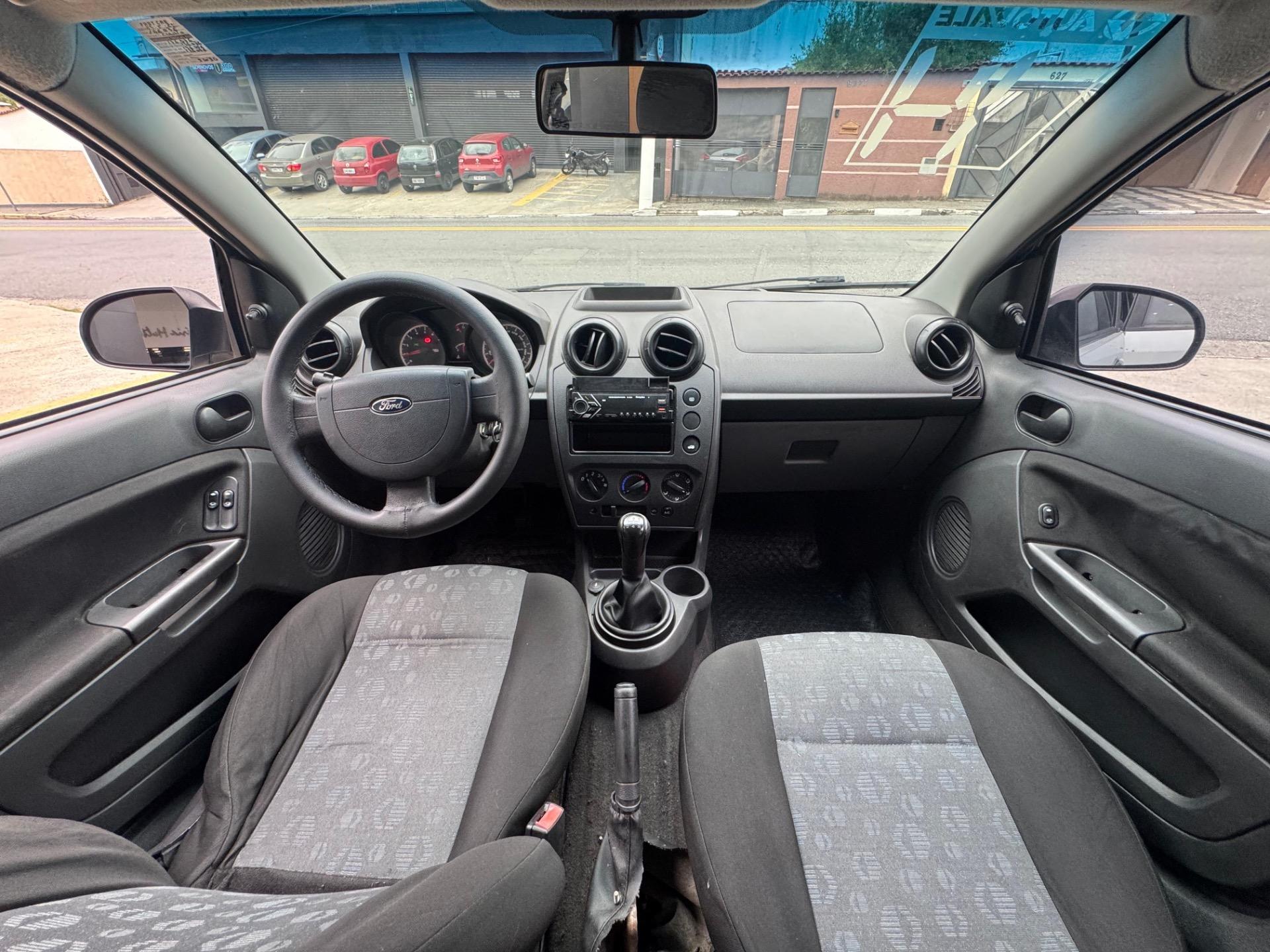 FORD Fiesta Hatch - Foto