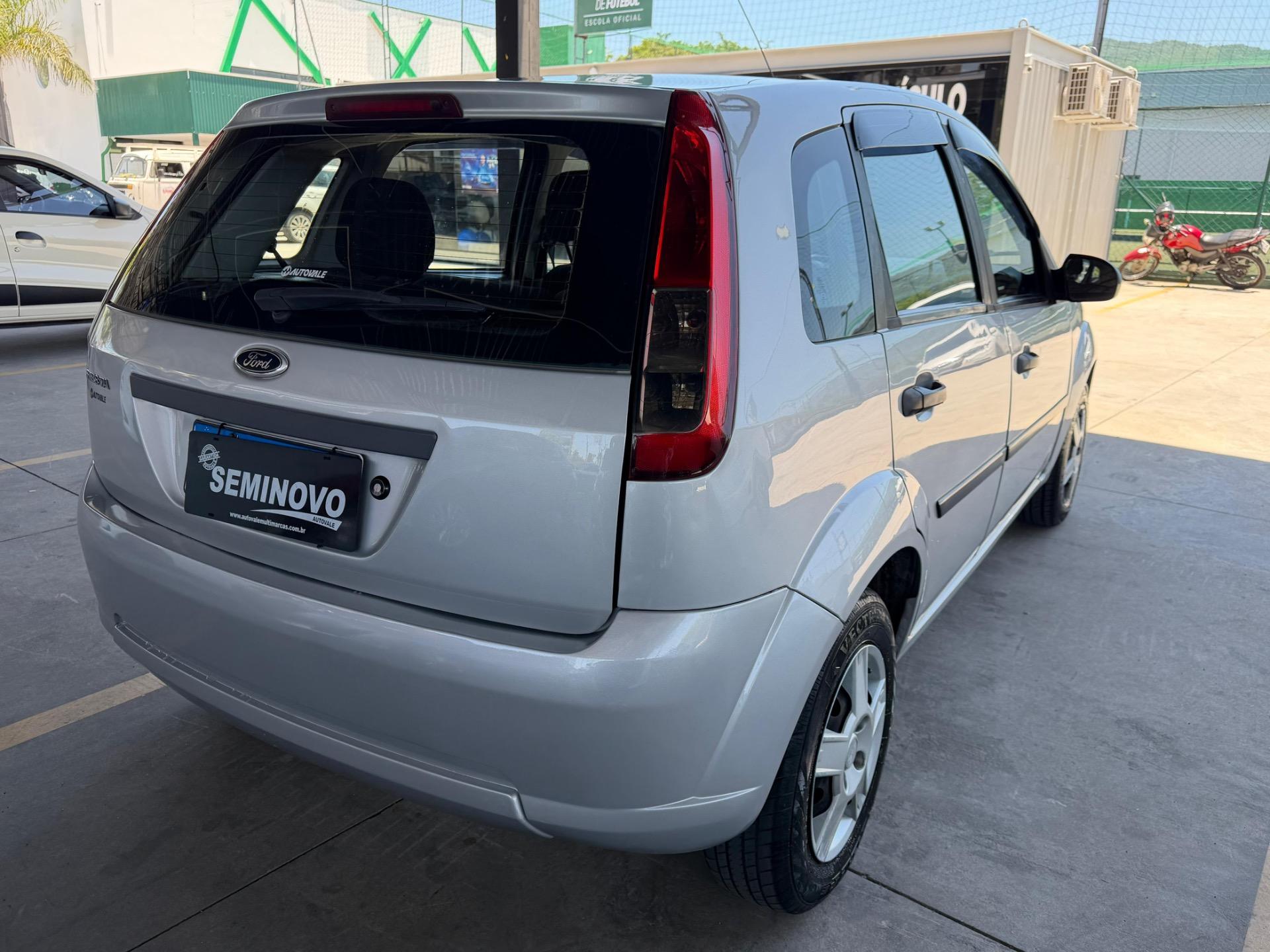 FORD Fiesta Hatch - Foto