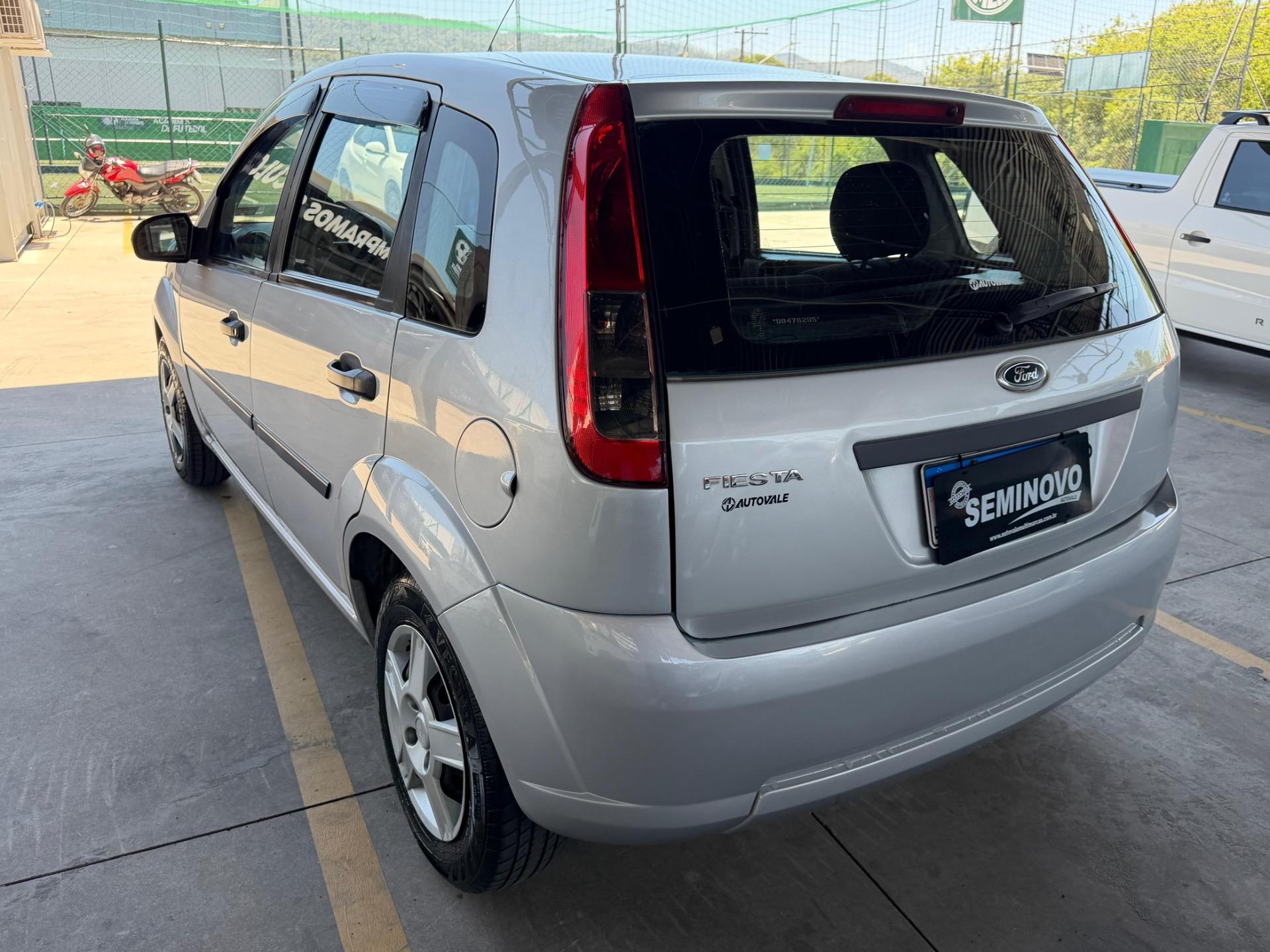 FORD Fiesta Hatch - Foto