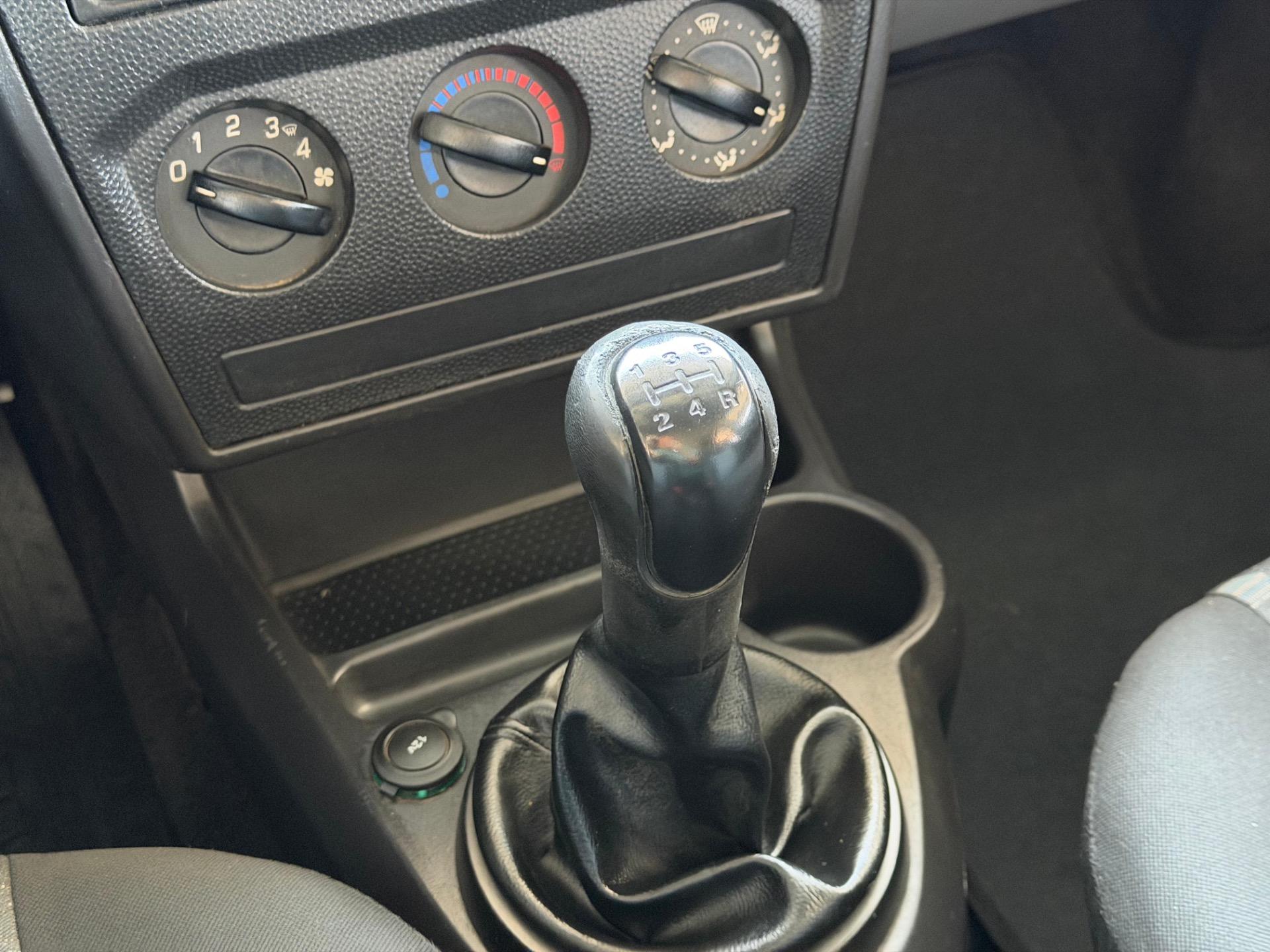 FORD Fiesta Hatch - Foto