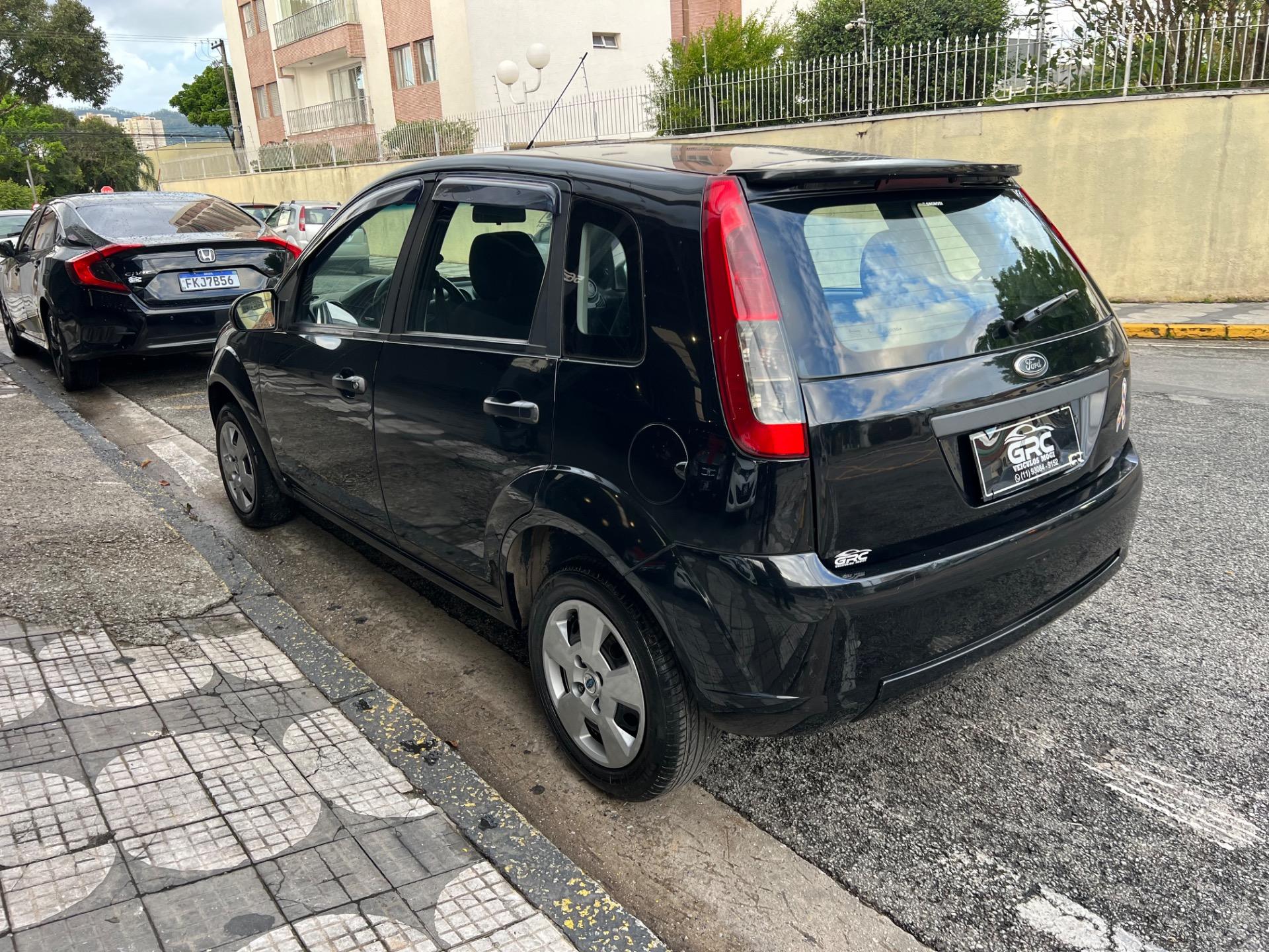 FORD Fiesta Hatch - Foto