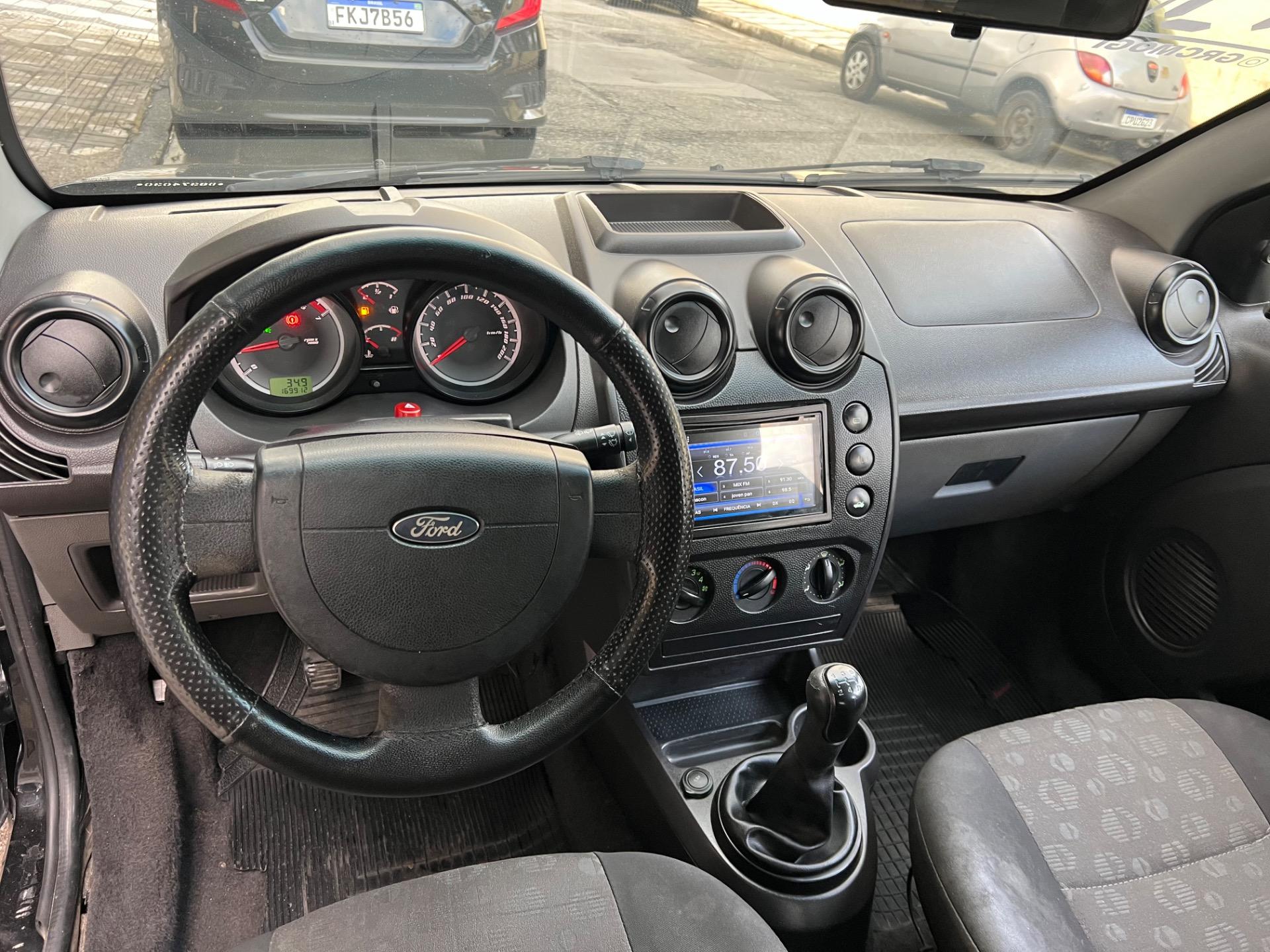 FORD Fiesta Hatch - Foto