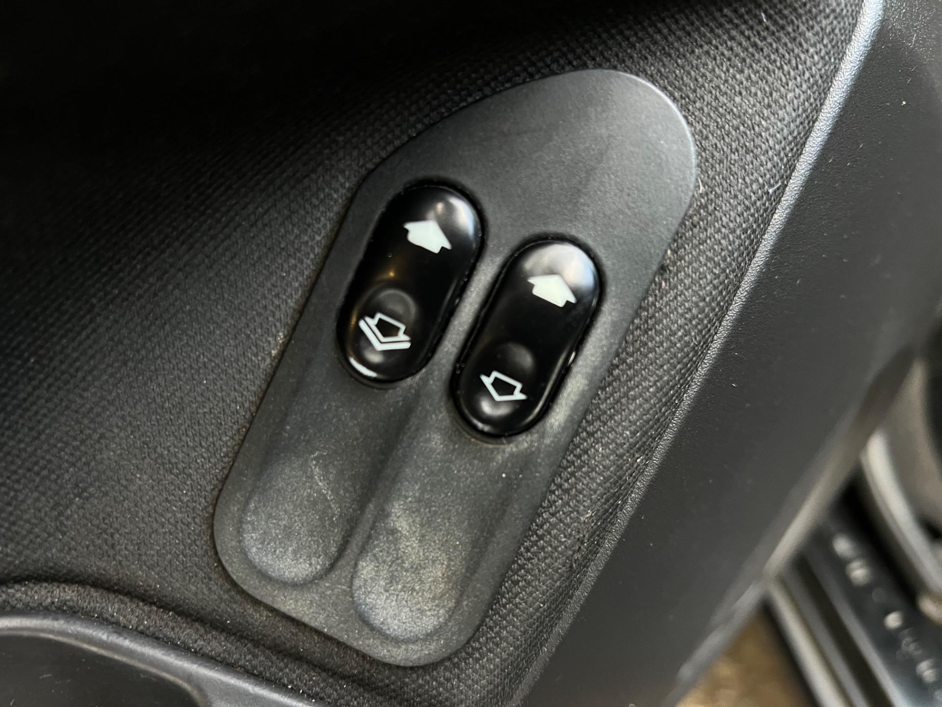 FORD Fiesta Hatch - Foto