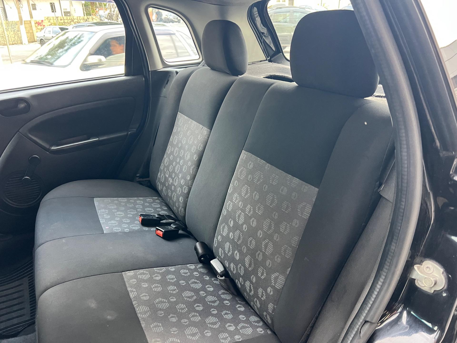 FORD Fiesta Hatch - Foto