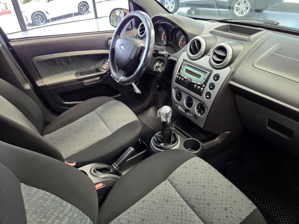 FORD Fiesta Hatch - Foto