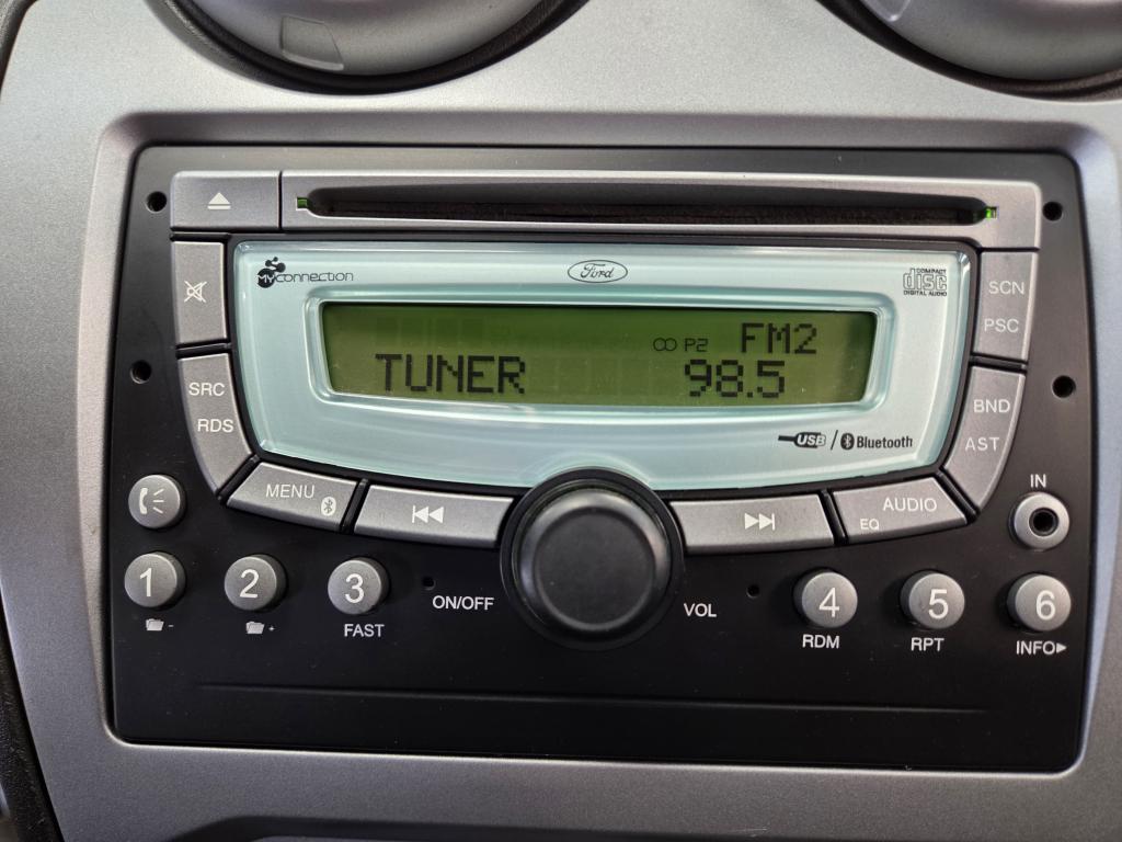 FORD Fiesta Hatch - Foto