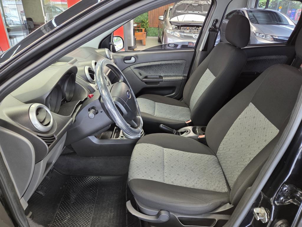 FORD Fiesta Hatch - Foto