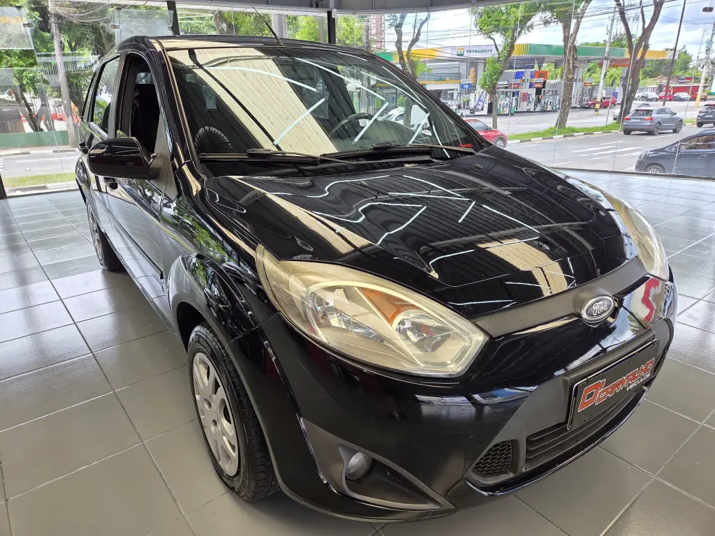 FORD Fiesta Hatch - Foto