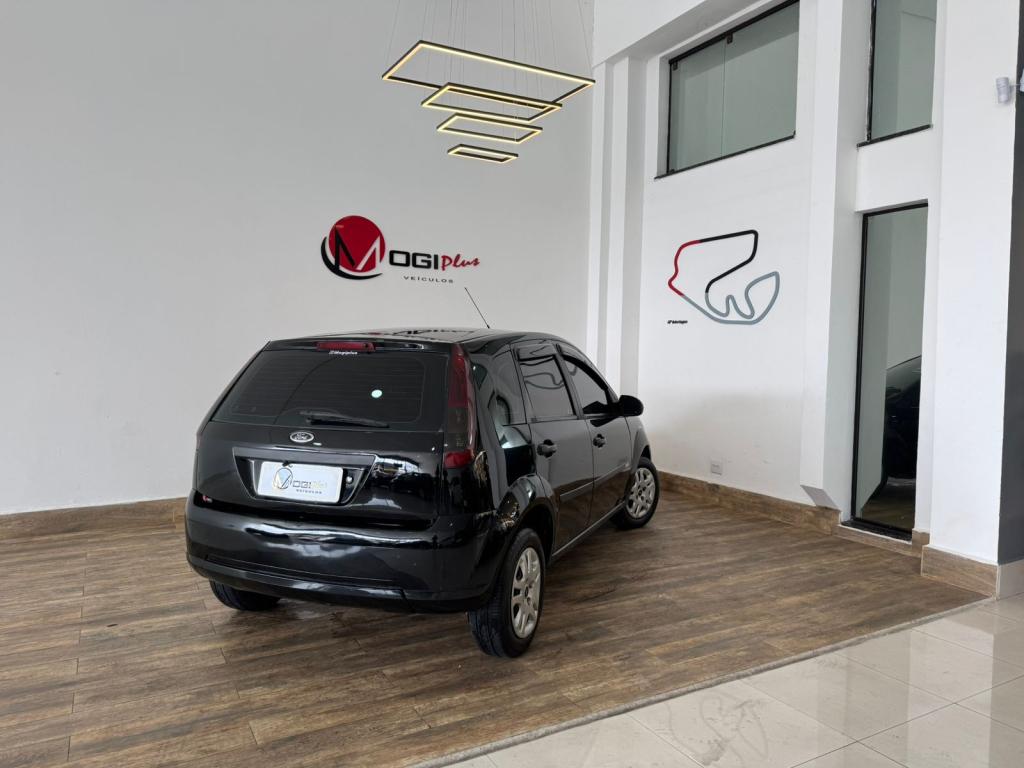 FORD Fiesta Hatch - Foto