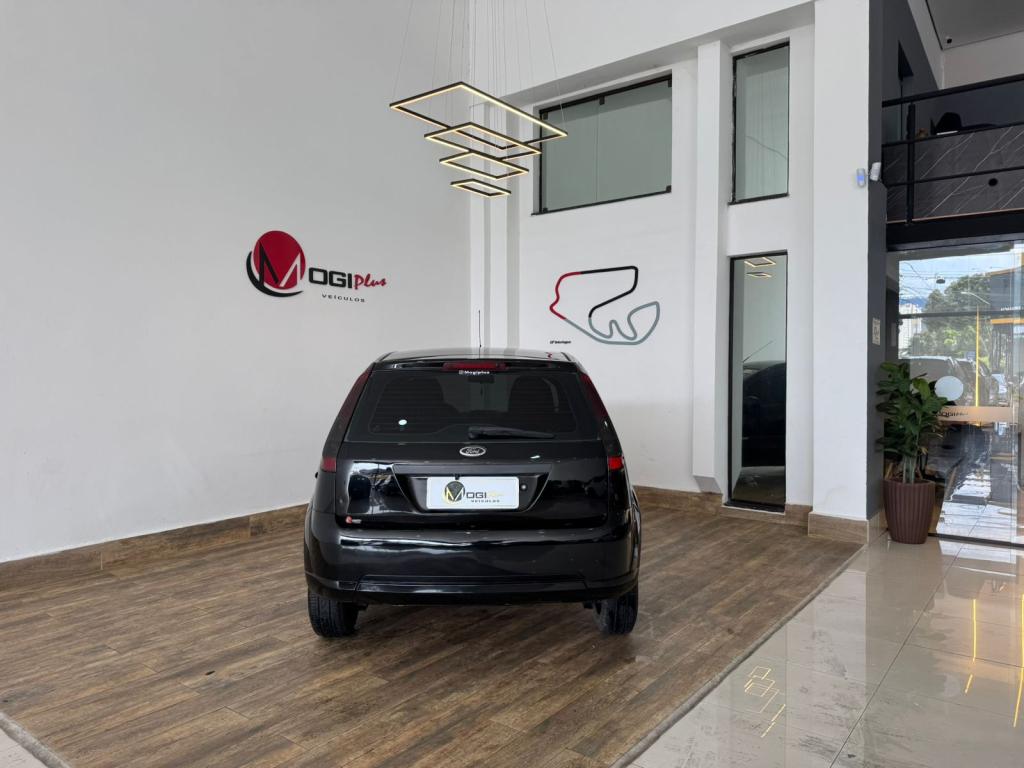 FORD Fiesta Hatch - Foto