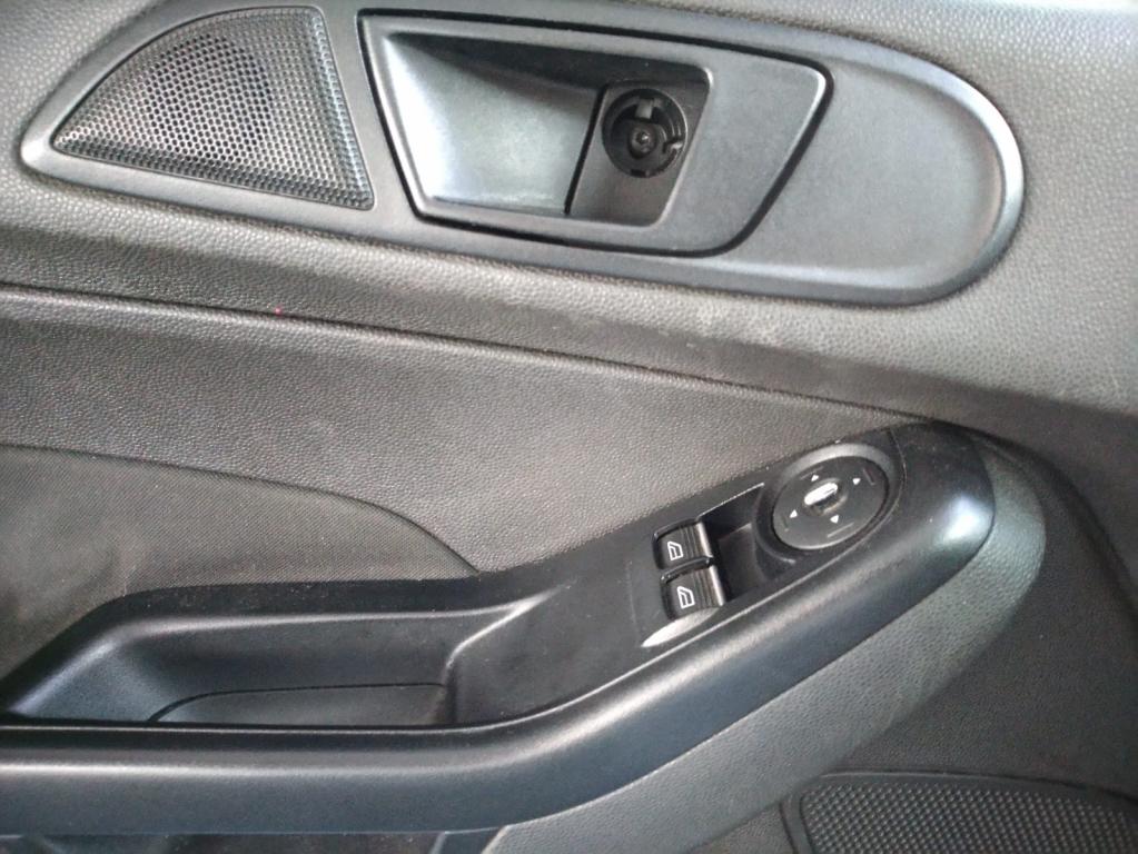 FORD Fiesta Hatch - Foto