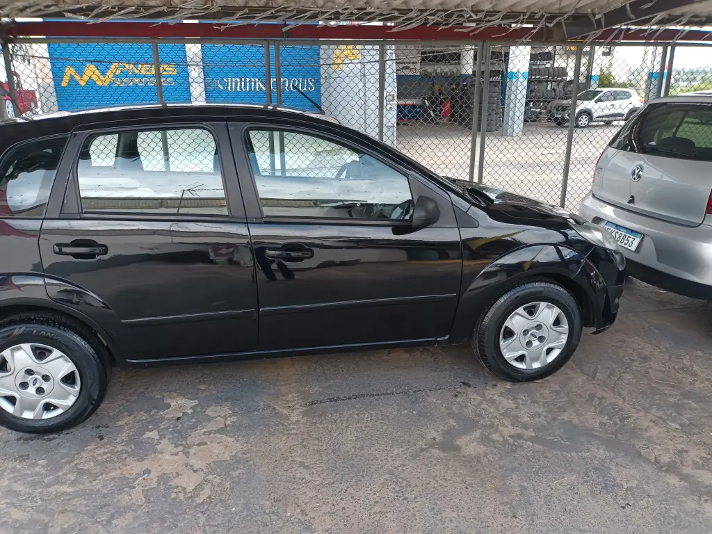 FORD Fiesta Hatch - Foto