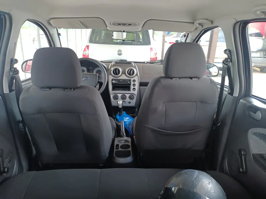 FORD Fiesta Hatch - Foto