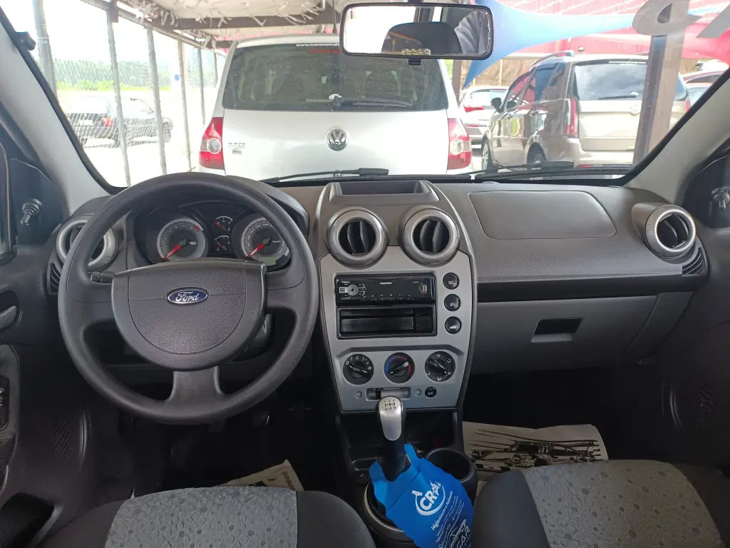 FORD Fiesta Hatch - Foto