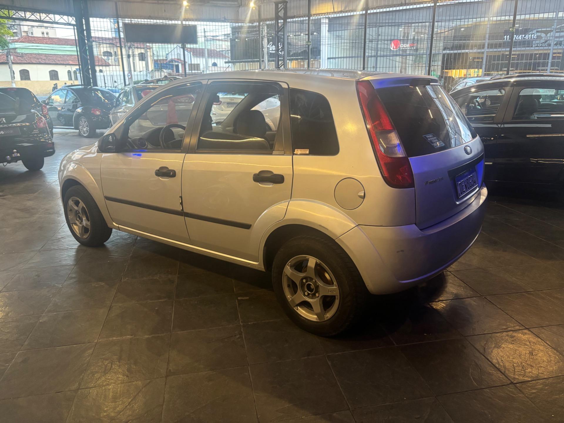 FORD Fiesta Hatch - Foto