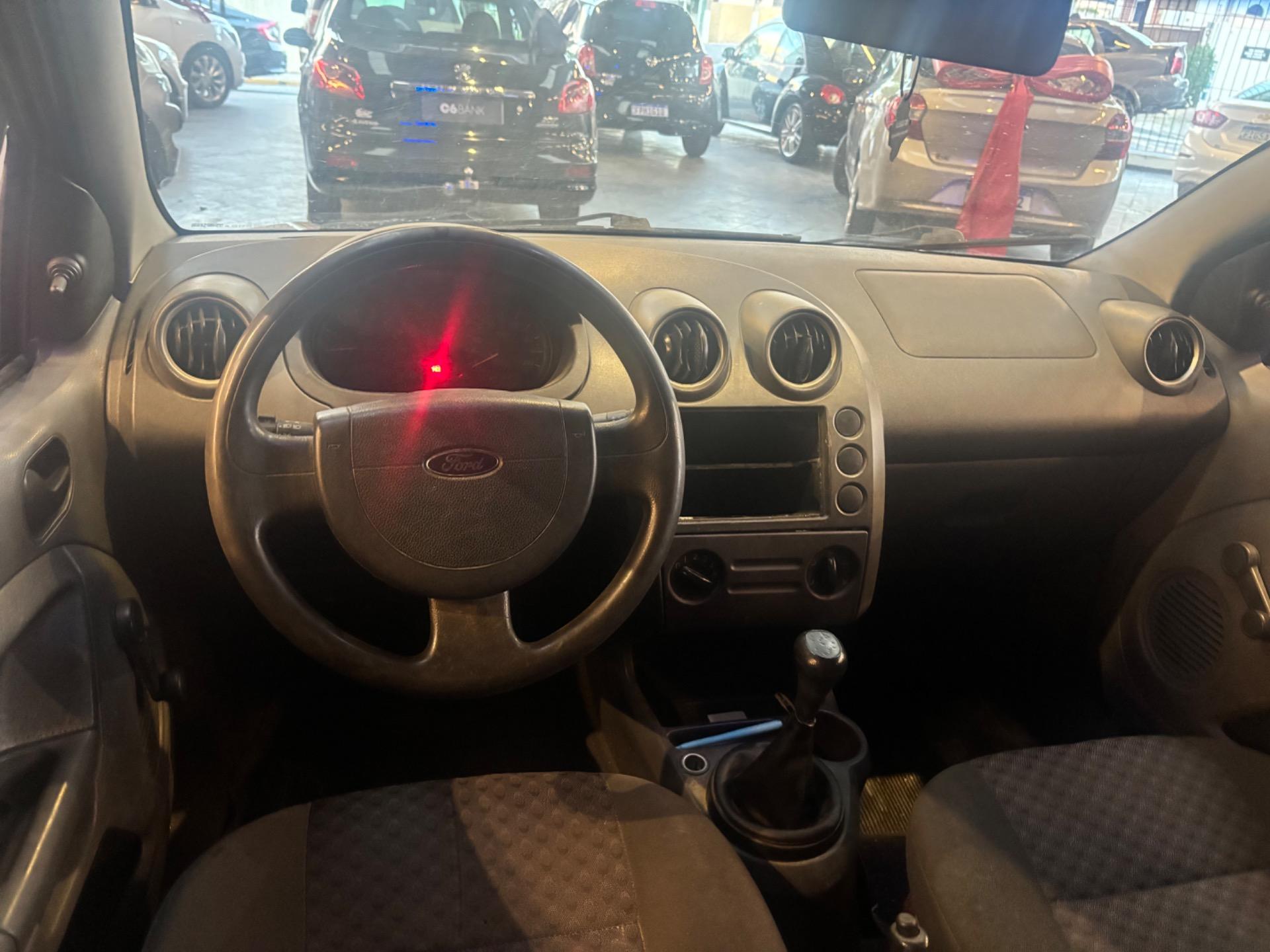 FORD Fiesta Hatch - Foto