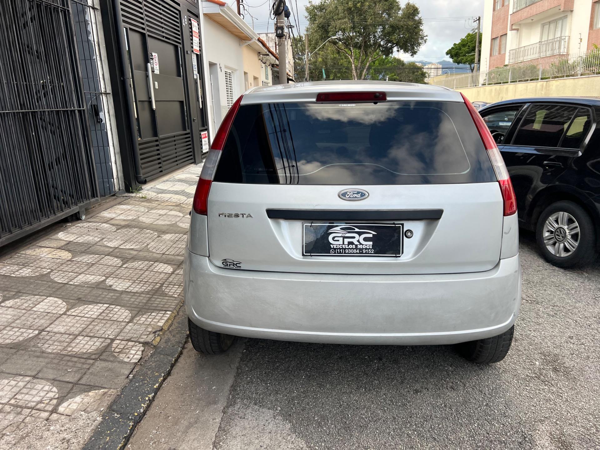 FORD Fiesta Hatch - Foto