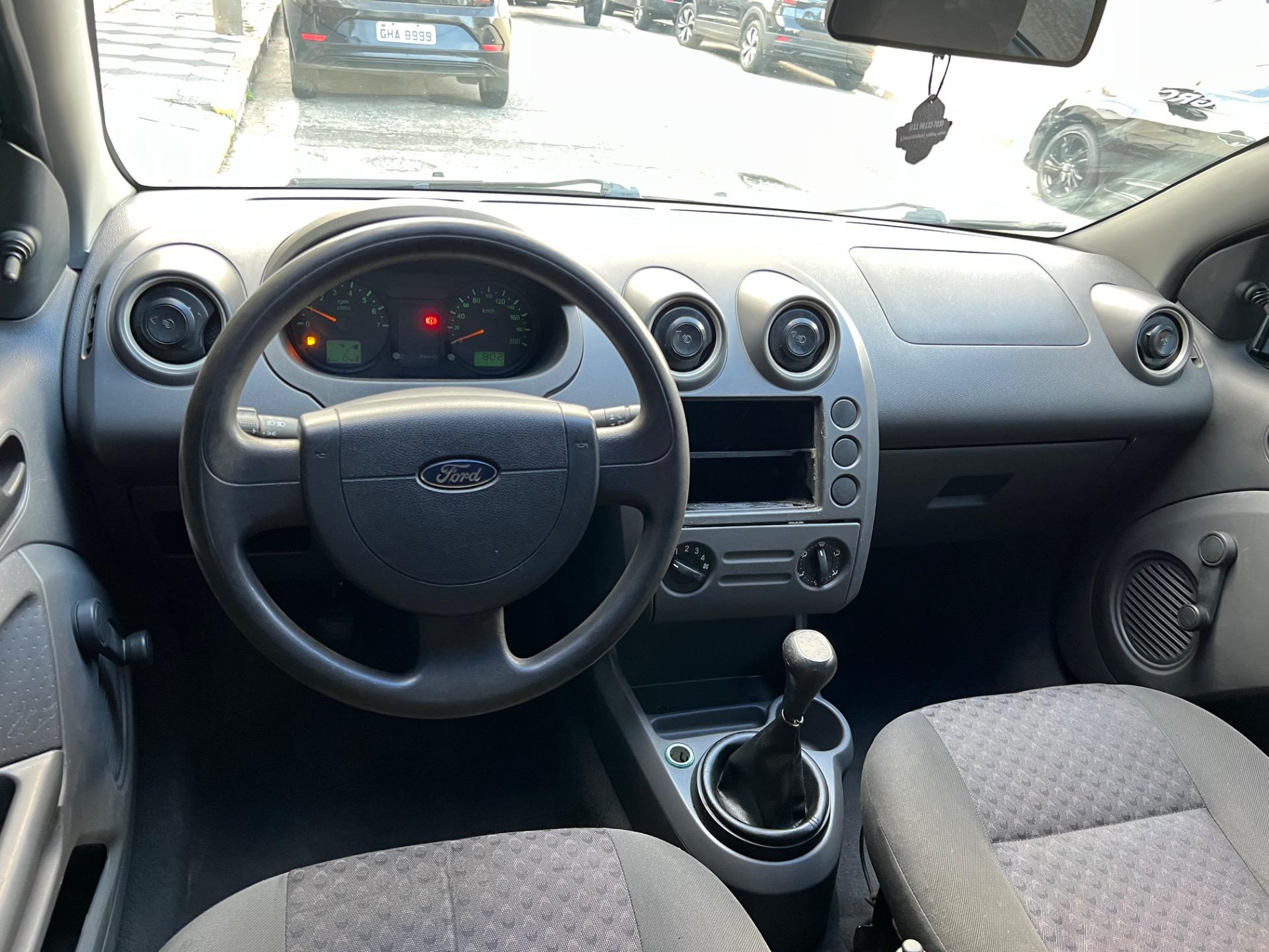 FORD Fiesta Hatch - Foto