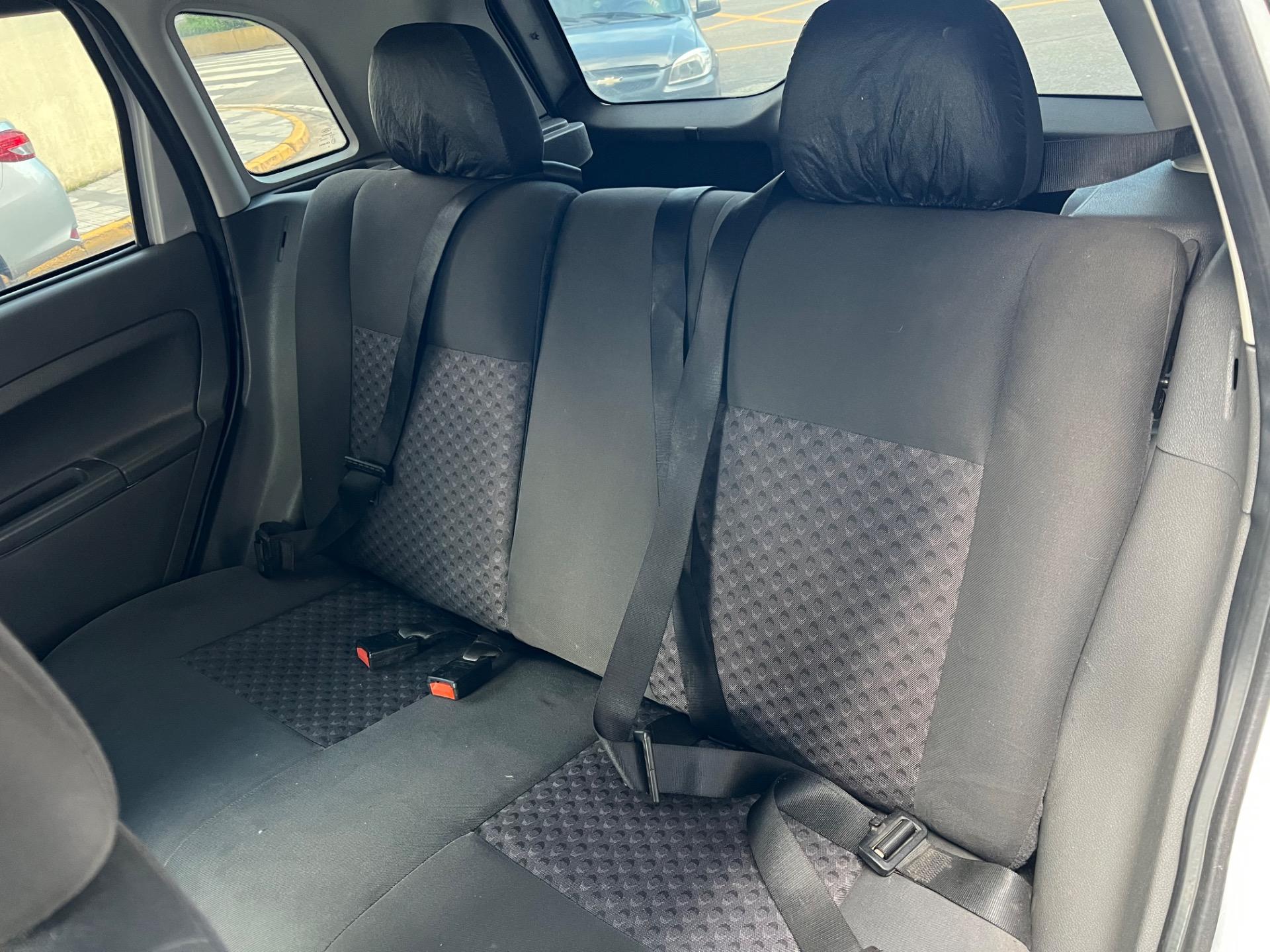 FORD Fiesta Hatch - Foto