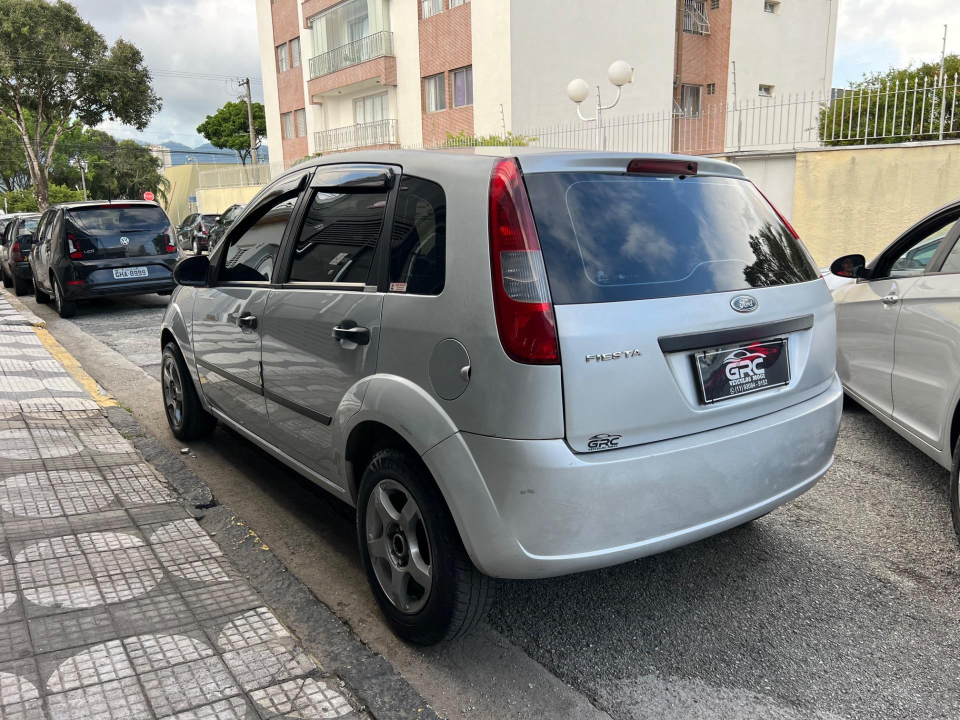 FORD Fiesta Hatch - Foto