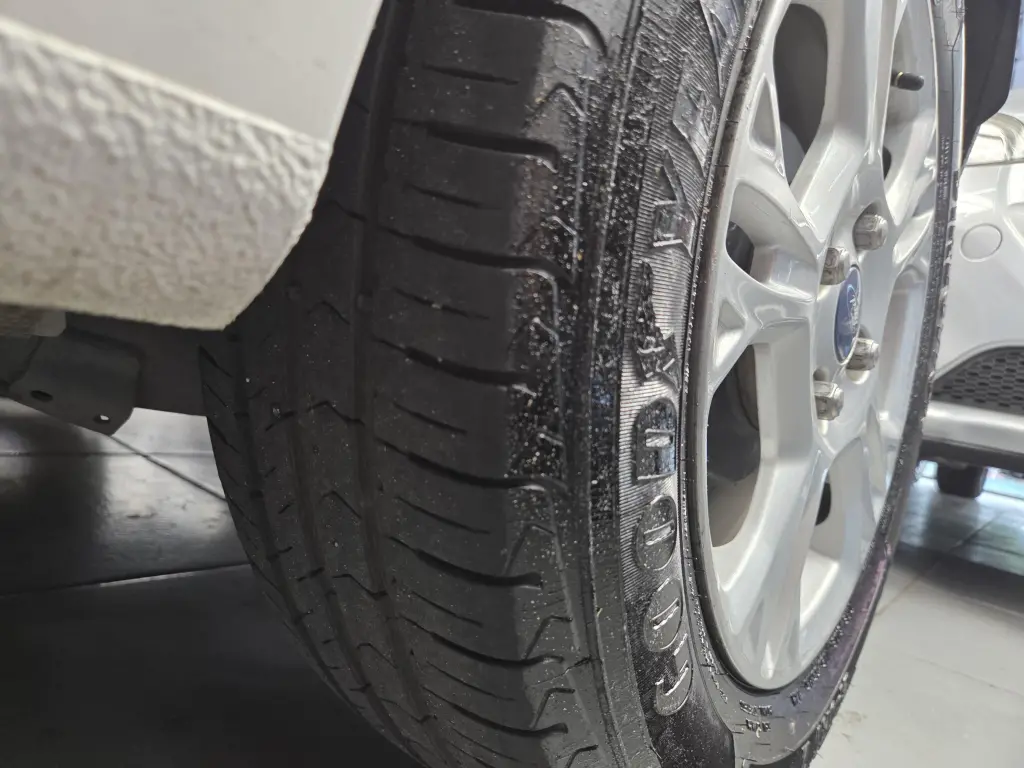 FORD Fiesta Hatch - Foto