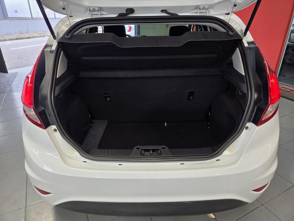 FORD Fiesta Hatch - Foto