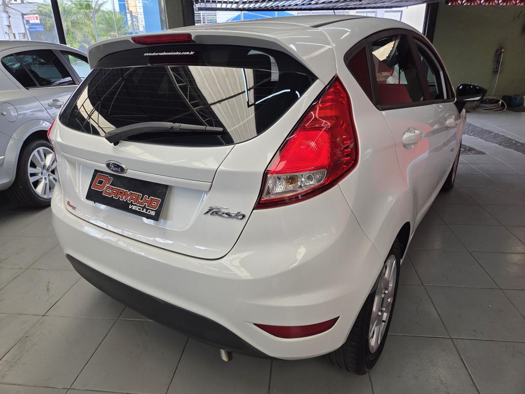 FORD Fiesta Hatch - Foto